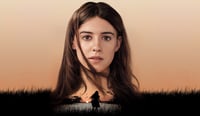 De qué se trata 'La Chica Salvaje', la popular película de Netflix