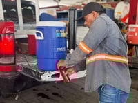 Imagen Protección Civil instala módulos de hidratación por calores extremos en Monclova
