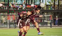 Tanto Máximo (10) como Lucca (19), fueron titulares en el duelo de ayer ante el Newell’s Old Boys. (Especial)
