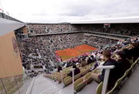 El torneo de tenis más importante ha tenido un gran comienzo ante los aficionados presentes que esperan un buen espectáculo en Francia.