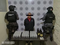 Imagen Policía Municipal de Torreón realiza detenciones por venta clandestina de alcohol durante Ley Seca