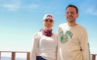 Esposo de la gobernadora de Baja California deja su cargo honorario tras escándalo por retiro de visas
