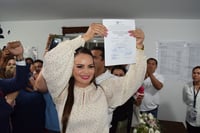 Imagen Susy Torrecillas recibe constancia de mayoría del IEPC