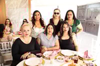 Lupita León, Gaby Chávez, Juanita Flores, Bety Llamas, Cynthia Flores y Lorena Díaz.