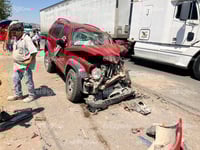 Imagen Chocan camionetas en León Guzmán; se reportan al menos seis lesionados graves