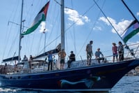 Imagen Israel confirma que Greta Thunberg y activistas están 'sanos y salvos' tras ser interceptados rumbo a Gaza