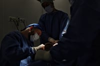 Imagen Con éxito, realizan 115 cirugías de reemplazo articular de rodilla en HRAE de Torreón