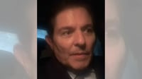 Ernesto Laguardia pide ayuda tras accidente en auto junto a su familia