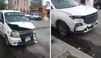 Imagen Taxi se pasa un rojo y se impacta contra una camioneta último modelo en Gómez Palacio