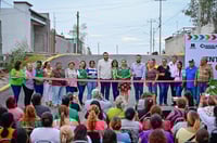 Imagen Entregan pavimentaciones y rehabilitan canchas en colonias de Monclova