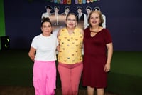 Raquel Ríos, Isela Esquivel y Cristina González.