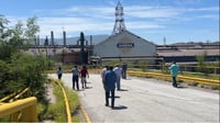 AHMSA Obreros bloquean de nuevo accesos a AHMSA y exigen freno a saqueos