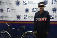 Imagen Hombre roba bicicleta en la colonia Las Carolinas y es detenido por agentes de la Policía Municipal.