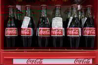 Imagen Donald Trump impulsa regreso del azúcar a Coca-Cola y pone en la mira a la versión mexicana
