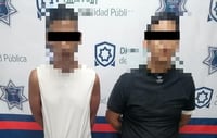Imagen Policía Municipal detiene a dos hombres en posesión de réplica de arma en el Centro de Torreón
