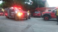Imagen Bomberos rescatan a inquilino y controlan incendio en vivienda de Torreón