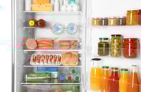 Organizar correctamente tu refrigerador mejora la conservación de los alimentos, evita la contaminación cruzada y ayuda a ahorrar.
