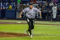 Pese a tener problemas en los extra innings anoche, el cerrador cubano Yoan López logró alzarse con la victoria en el Waltmart Park de la Sultana del Norte derrotando a los Sultanes de Monterrey.