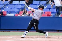 El jardinero Mark David Payton detonó su primer cuadrangular de la temporada, pero fue insuficiente para evitar la derrota Guinda.