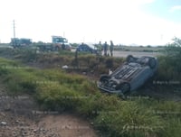Imagen Joven de 20 años vuelca su vehículo frente al ejido Estación Viñedo de Gómez Palacio