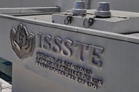 Imagen Por deudas, pacientes del ISSSTE están sin hemodiálisis en Oaxaca