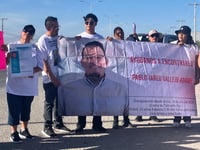 Imagen Familiares se manifiestan a un año de no saber del paradero de Pablo Jared Vallejo Adame