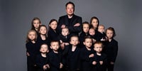 Imagen generada con inteligencia artificial de Elon Musk con sus hijos. Imagen: reve.art
