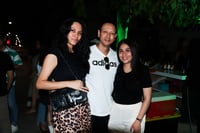 Sharon Nadine, Misael García y Marcela Fernández.