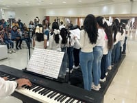 Llamado. La convocatoria está abierta a todo público, sin necesidad de contar
con conocimientos musicales previos.