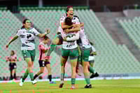 Imagen Guerreras rompen invicto de las Chivas en el Corona