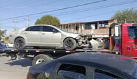 Imagen Tren impacta a automóvil que quiso ganarle el paso en Gómez Palacio