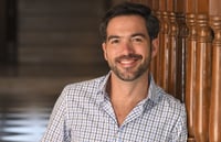 Felicidad. Celebró el artista ser parte de
Cautiva por amor, una
historia que significó
el regreso de los melodramas a Televisión Azteca.