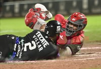 De poder a poder, ha sido hasta el momento la serie de playoffs de la Zona Norte entre Tijuana y el Unión Laguna, reflejo fiel fue la jugada en la que Tomás Telis puso out en home a Jonathan Villar, que significa la carrera de la voltereta para los Guindas, en otros emocionante encuentro en el Estadio de la Revolución.
