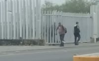 Imagen Obreros de AHMSA muestran video de guardias en presunto saqueo