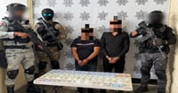 Detienen a dos sujetos por amenazas, cohecho y posesión de droga en Torreón