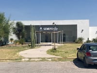 HOMICIDIOS Localizan otro hombre sin vida con impactos de bala en la carretera Gómez Palacio-Jiménez