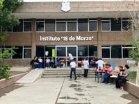 Educación Básica Maestros toman Instituto 18 de Marzo; exigen destitución del director