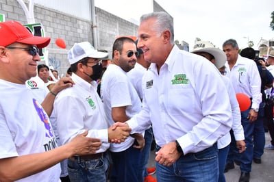 Elecciones Coahuila Dialoga Román Cepeda con  habitantes del sector Centro