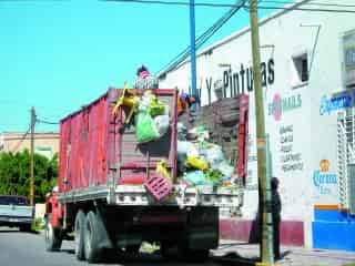 Una de las principales demandas de los habitantes del pueblo minero San José de La Parrilla es la limia, pues el camión recolector de basura pasa cada 22 días.