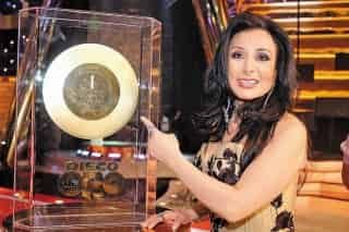 Beatriz Adriana se hizo acreedora al premio de tres millones de pesos y un contrato para grabar un disco con un sello discográfico internacional. (El Universal)