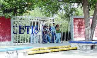 Sigue el paro laboral en el CBTIS 89 a falta de un pliego petitorio y de la disposición para negociar entre directivos y representantes sindicales de la institución.