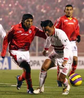 Toluca tendrá que echar toda
la carne al asador hoy para
obtener el triunfo ante Cienciano
de Perú, que le permita
seguir con vida en la Copa Libertadores
de América.