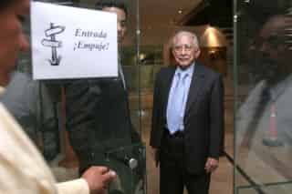 Joaquín Hernández Galicia “La Quina” señaló que si Felipe Calderón quiere demostrar que es serio y honesto, tiene que combatir a fondo la corrupción en Pemex, confabulada con el sindicato. (El Universal)