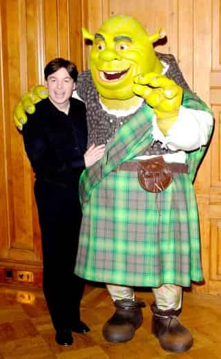 Shrek lució una falda escocesa. (EFE)