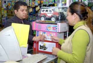 La Profeco exhorta a los consumidores a realizar compras inteligentes.