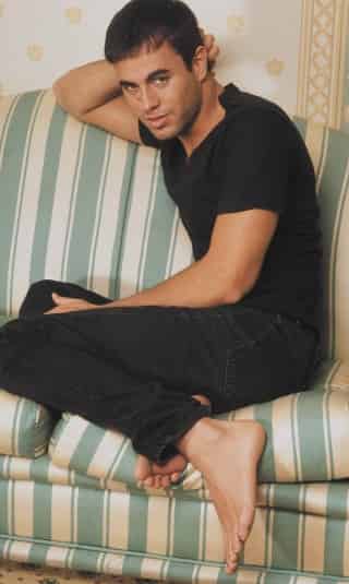 Revela Enrique Iglesias su ‘tipo de hombre’