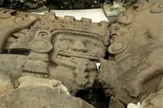 Localizan tumba de emperador azteca