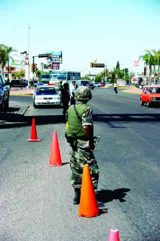 Insiste la CNDH en que el Ejército no debe participar en funciones de seguridad pública que le competen a los cuerpos policiacos.