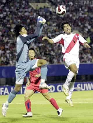 E equipo juvenil peruano tuvo un buen debut en el Mundial Sub-17 al imponerse 1-0 a Corea del Sur. (EFE)