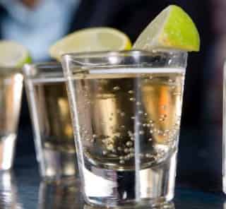 Los compuestos del tequila ayudan a combatir padecimientos que afectan al colon, como el cáncer, úlcera y colitis.